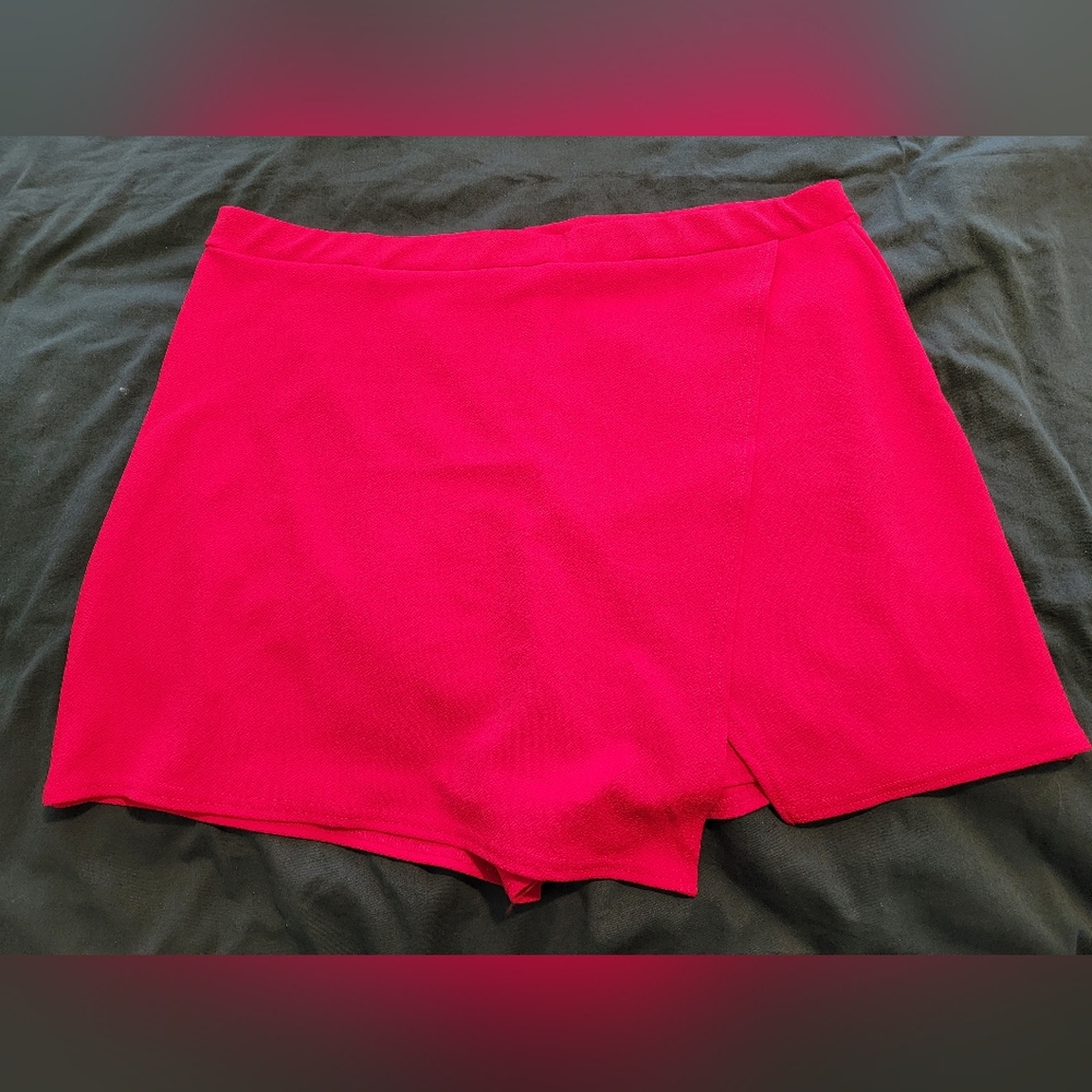 NWT Boohoo Red Skort 20